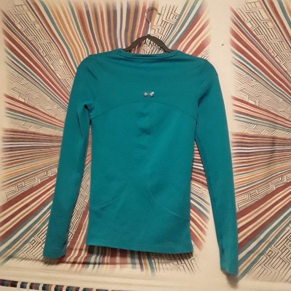 Under Armour Women XS LongSleeve Exercise Shirt - Picture 5 of 16